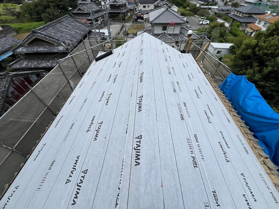 屋根に防水シート